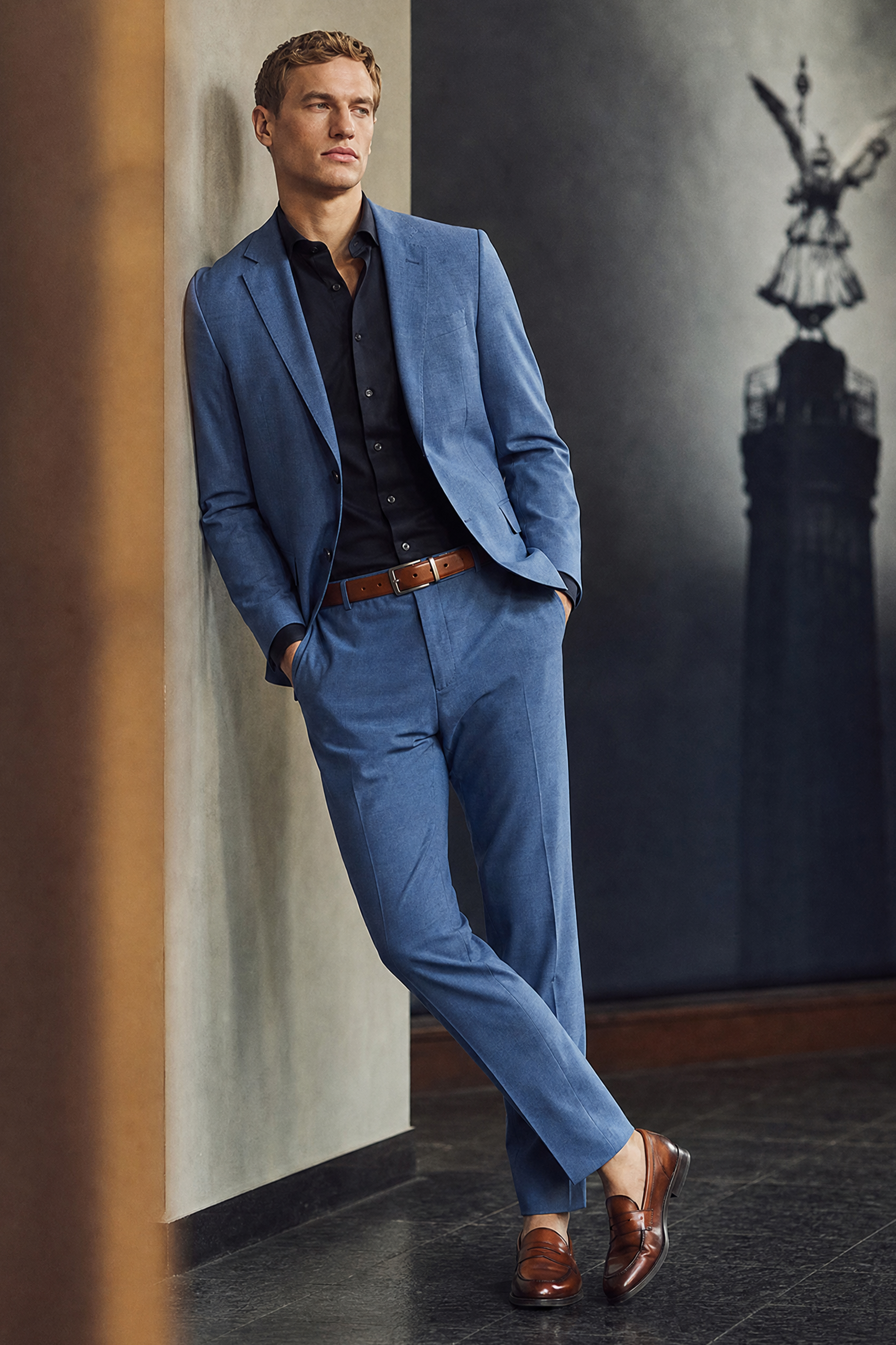 Donkerblauw pak met cognac heren schoenen