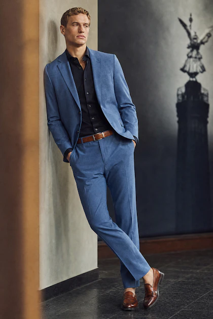 Donkerblauw pak met cognac heren schoenen