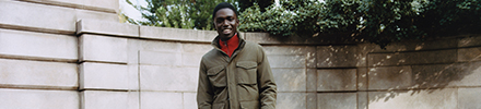 Man in tommy hilfiger zomerjas